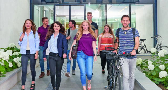 Jetzt schon Lust auf Rente? Die DRV Nordbayern bietet Ausbildungsplätze und duales Studiengänge an. 