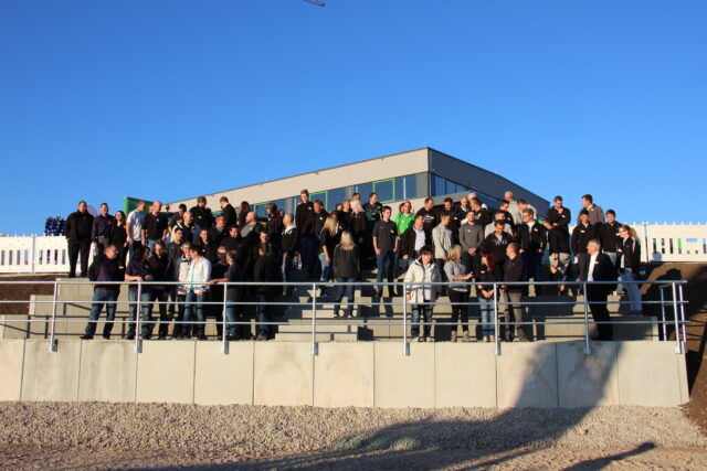 BIV-Team vor Schulungszentrum